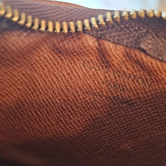 Louis Vuitton Brown Monogram Key Cles - Picture 9 of 13